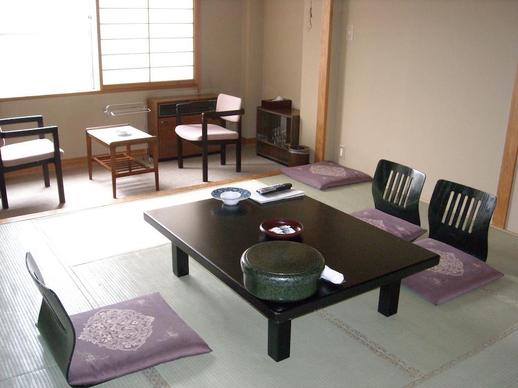 Annex Fujiya Ryokan Kaminojama Szoba fotó